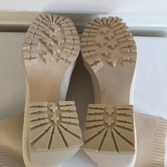 Elegant Beige Ankle Boots - Picture 7 of 7